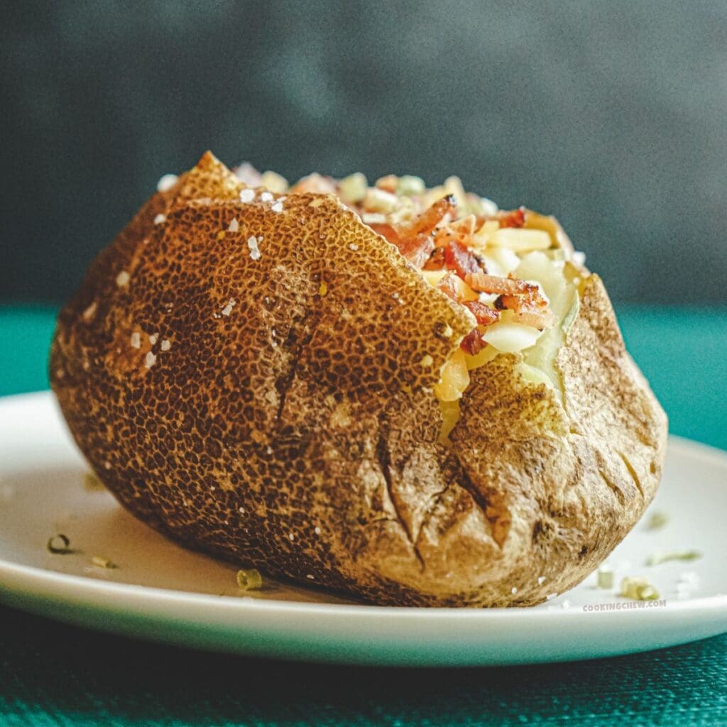 How to Bake a Potato in the Microwave