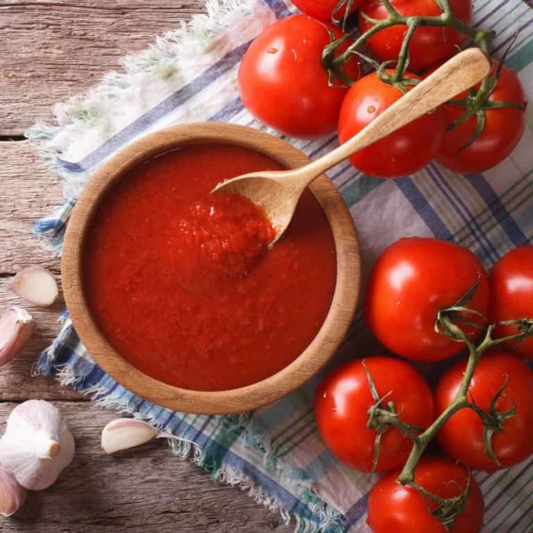 How to Thicken Homemade Tomato Sauce