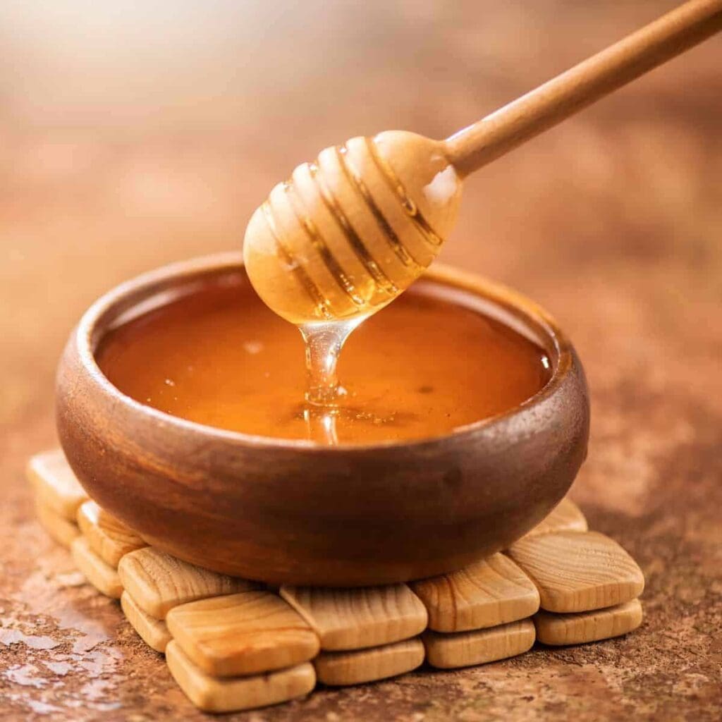 How to De-Crystallize Honey (3 Easy Methods)