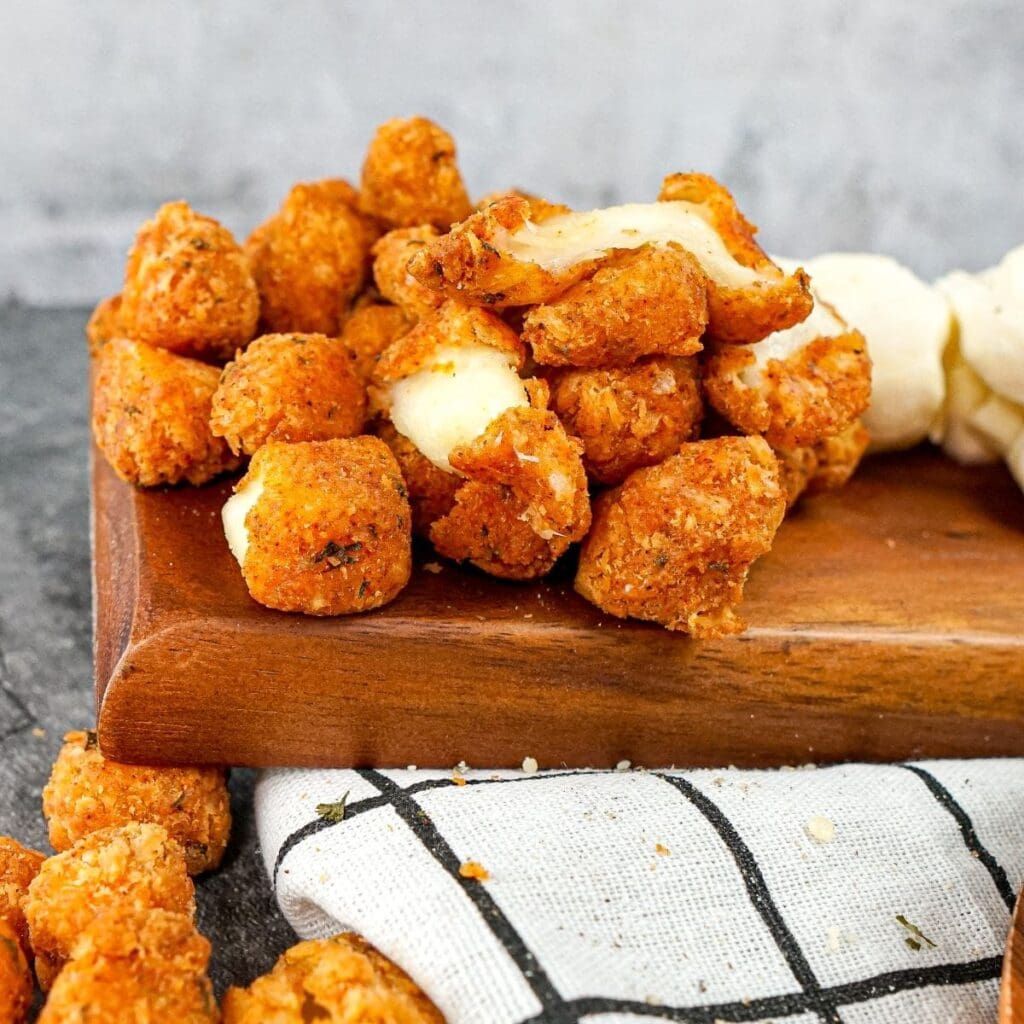What Are Cheese Curds and How Should You Eat Them?