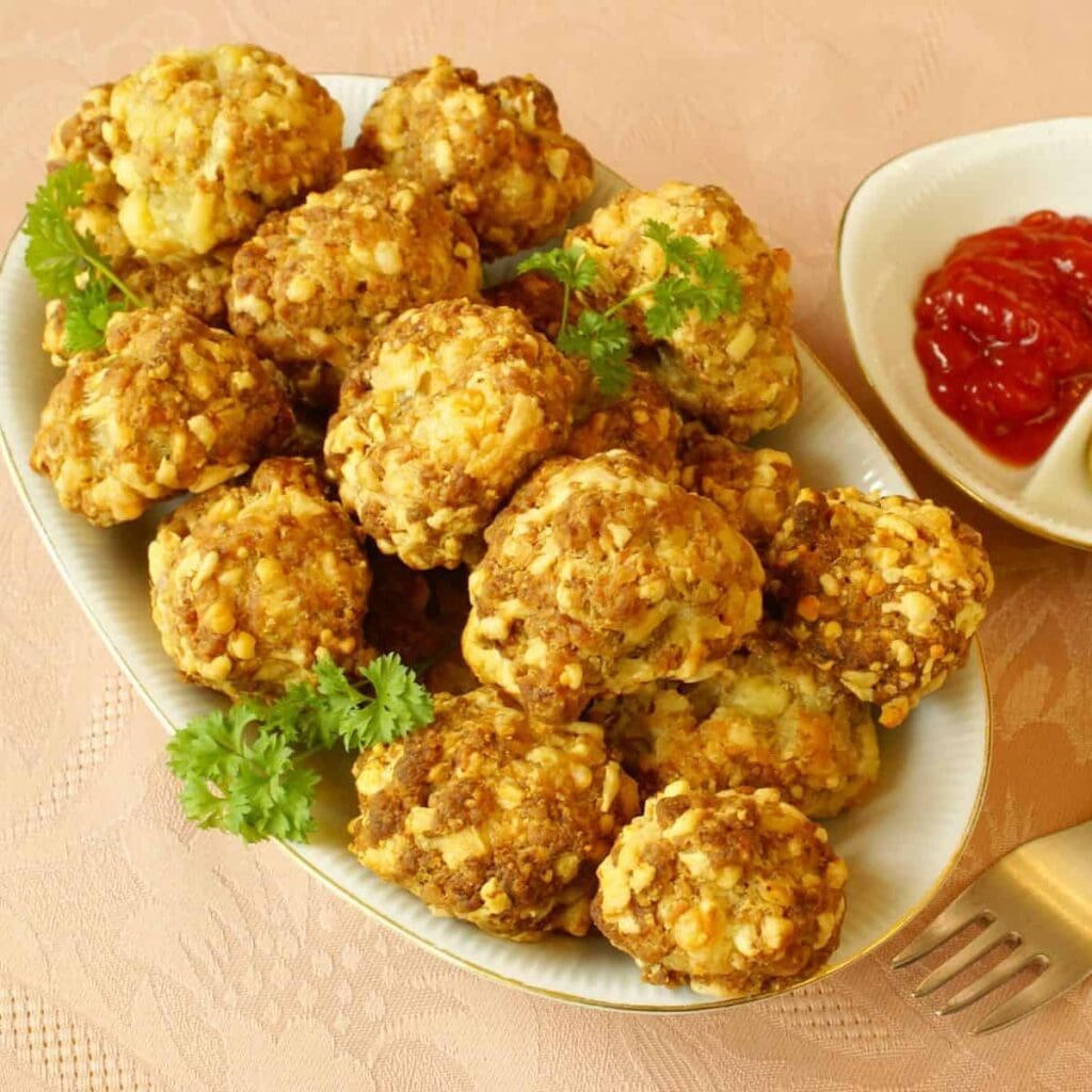 Sausage Balls Recipe (classic with cheese)