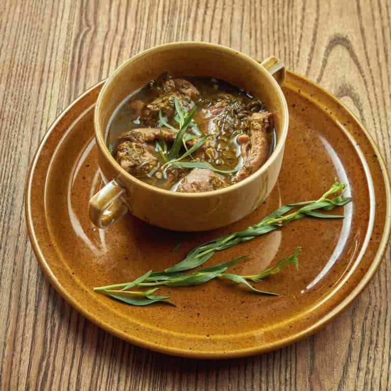 What Does Tarragon Taste Like?
