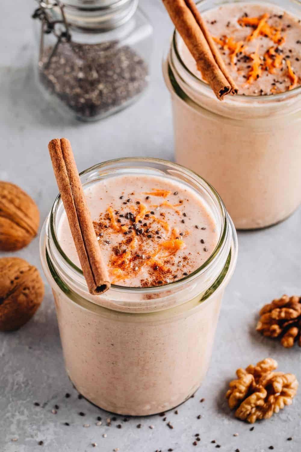 carrot smoothie with walnuts and cinnamon