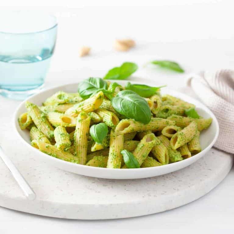 Everything You Need to Know About Basil: Flavor, Uses & Storage