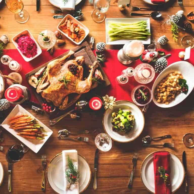 9 Family Reunion Food Ideas That Are Real Crowd Pleasers