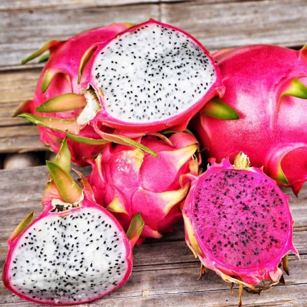 What is dragon fruit and what does it taste like?
