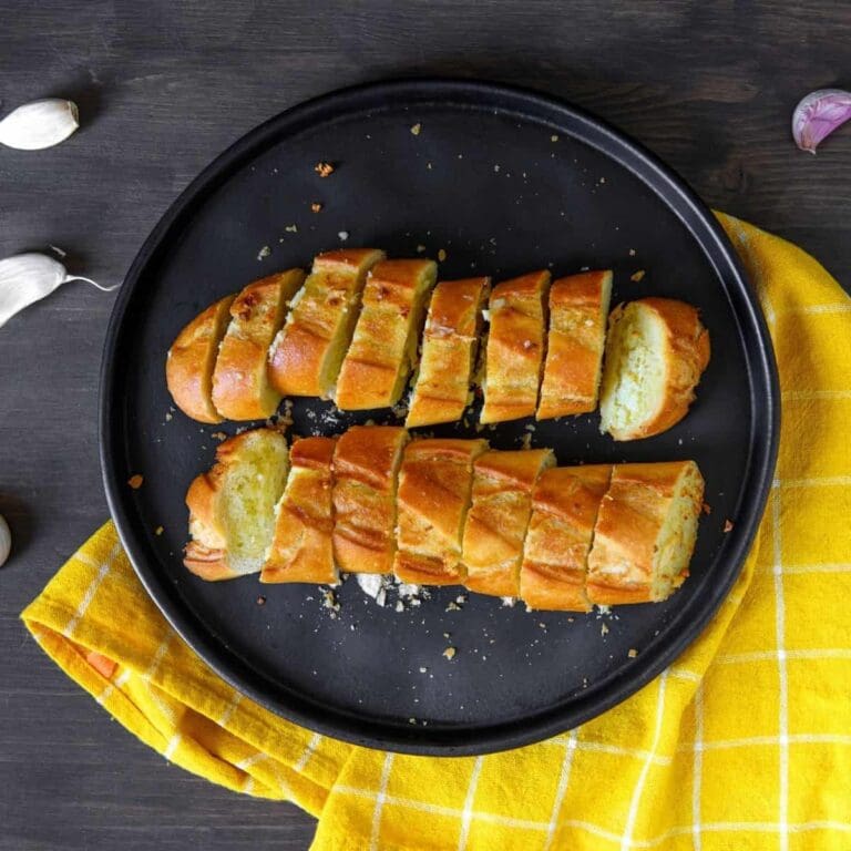 How to reheat garlic bread (As tasty as day one!)
