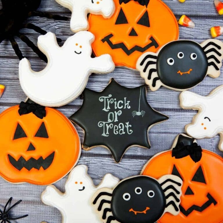 20 Hauntingly Good Halloween Cookies