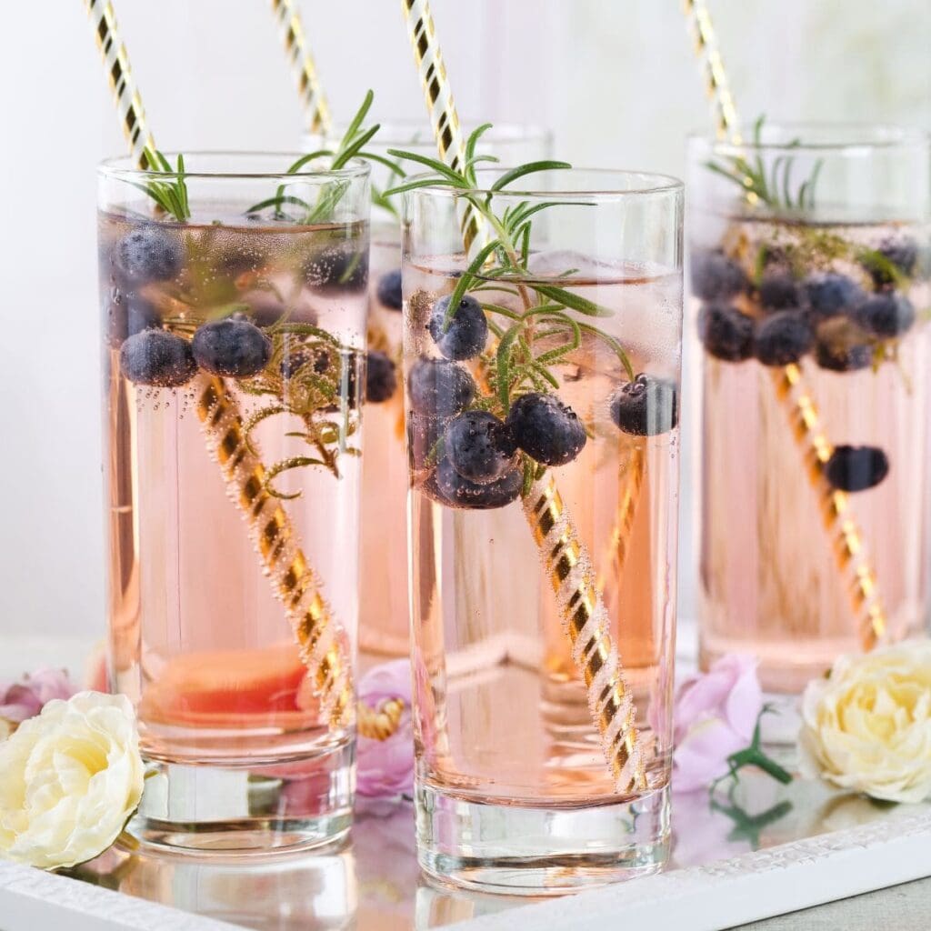54 Prosecco Cocktails: Super Tasty, Festive & Creative 🍸