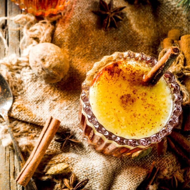 20 Best Thanksgiving Cocktails: From Martinis To Margaritas!