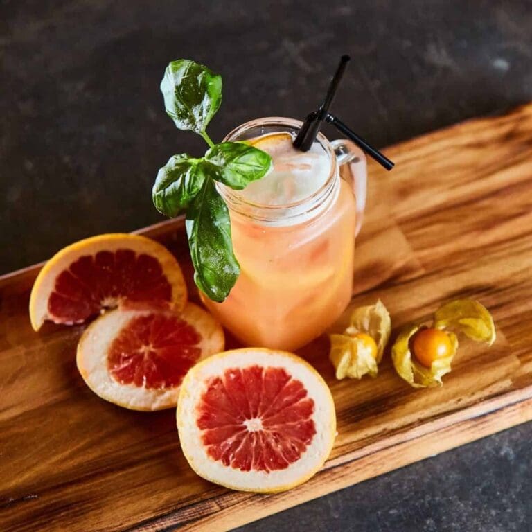 I ❤️ Whiskey: 21 Crown Royal Cocktails That’ll Knock Your Socks Off