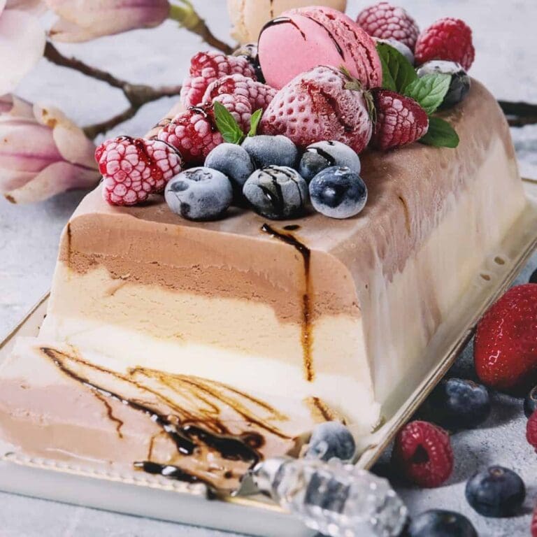 13 Amazing Ice Cream Cake Recipes To Enjoy With Your Loved Ones!