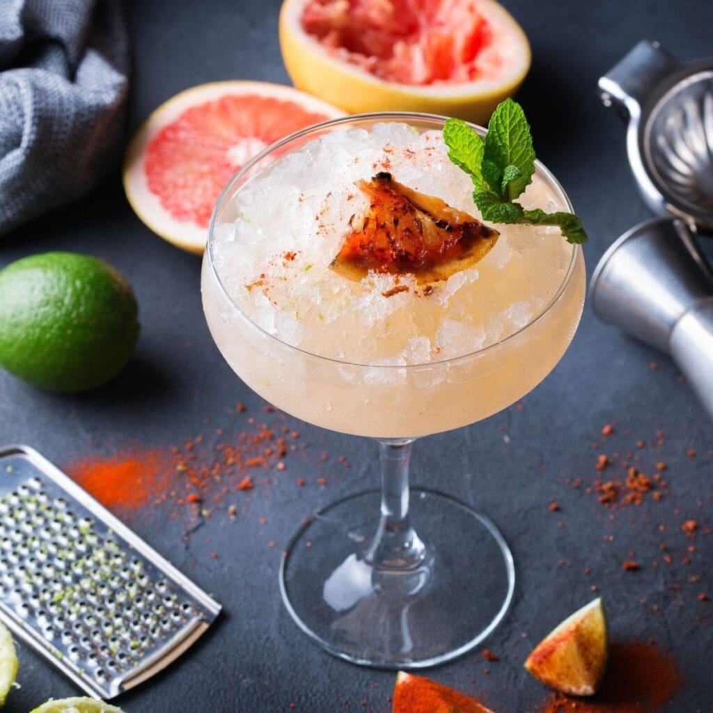 🍸 21 BEST Mezcal Cocktails: Transform Your Drinking Experience! 🍸