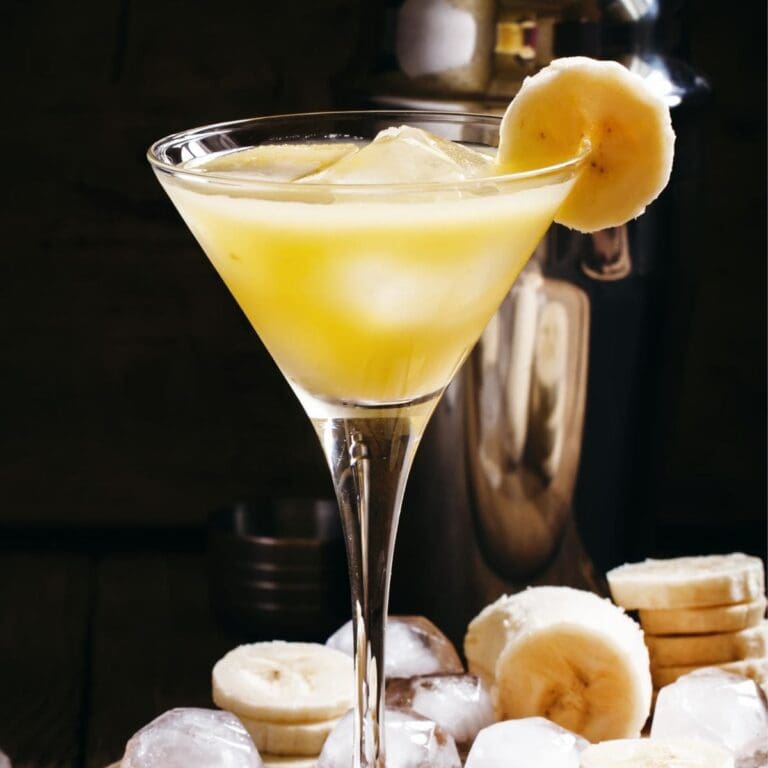 21 Amazing Banana Cocktails You Can Mix Yourself!
