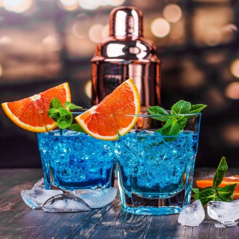 🔷 23 BEST Blue Cocktails: From Tiffany Blue To Royal Blue Drinks! 🔷