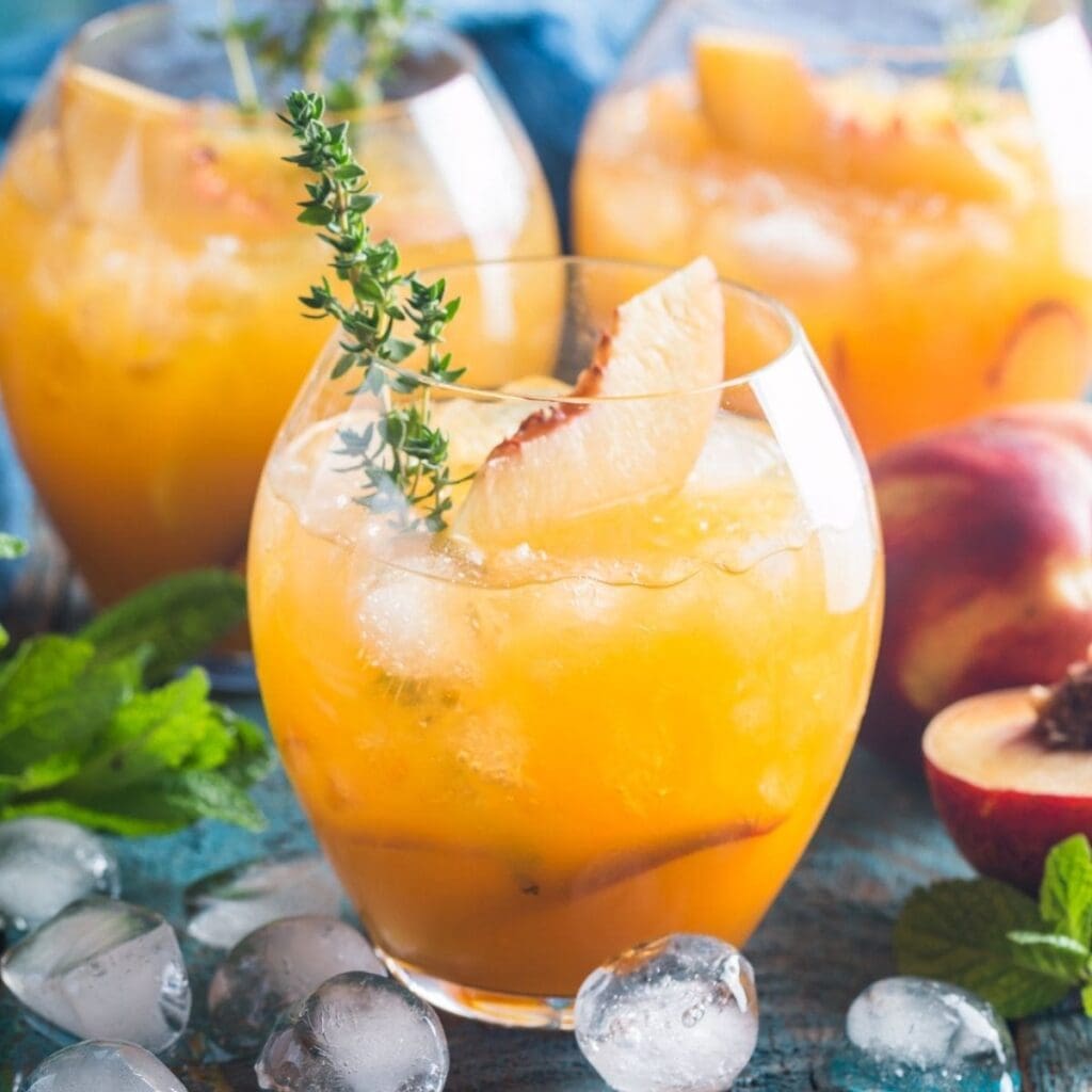 23 Best Peach Cocktails You Can Make Yourself! 🍑🍹
