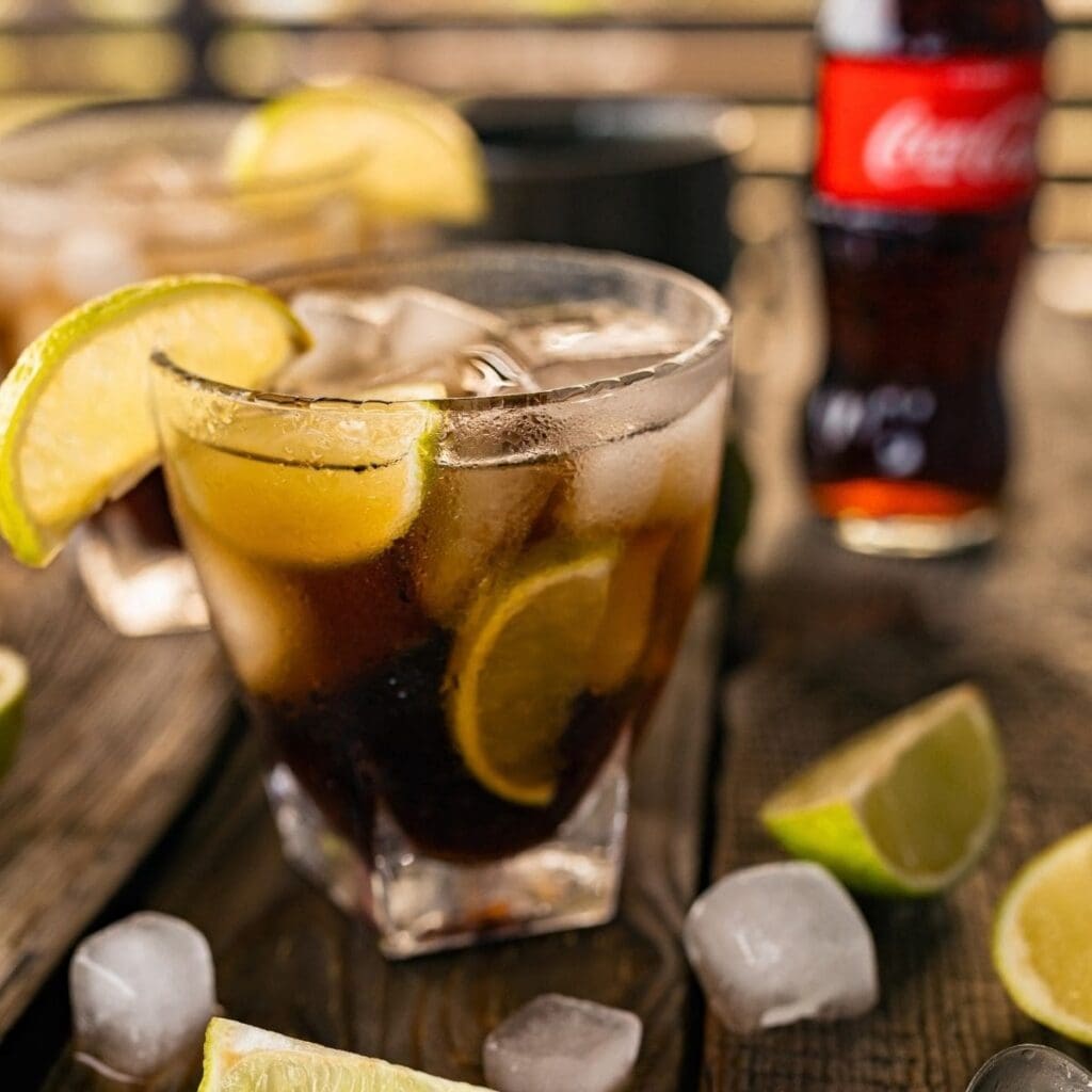 🥃 17 BEST Coke Cocktails: Refreshing Flavorful Fun Cocktails! 🥃