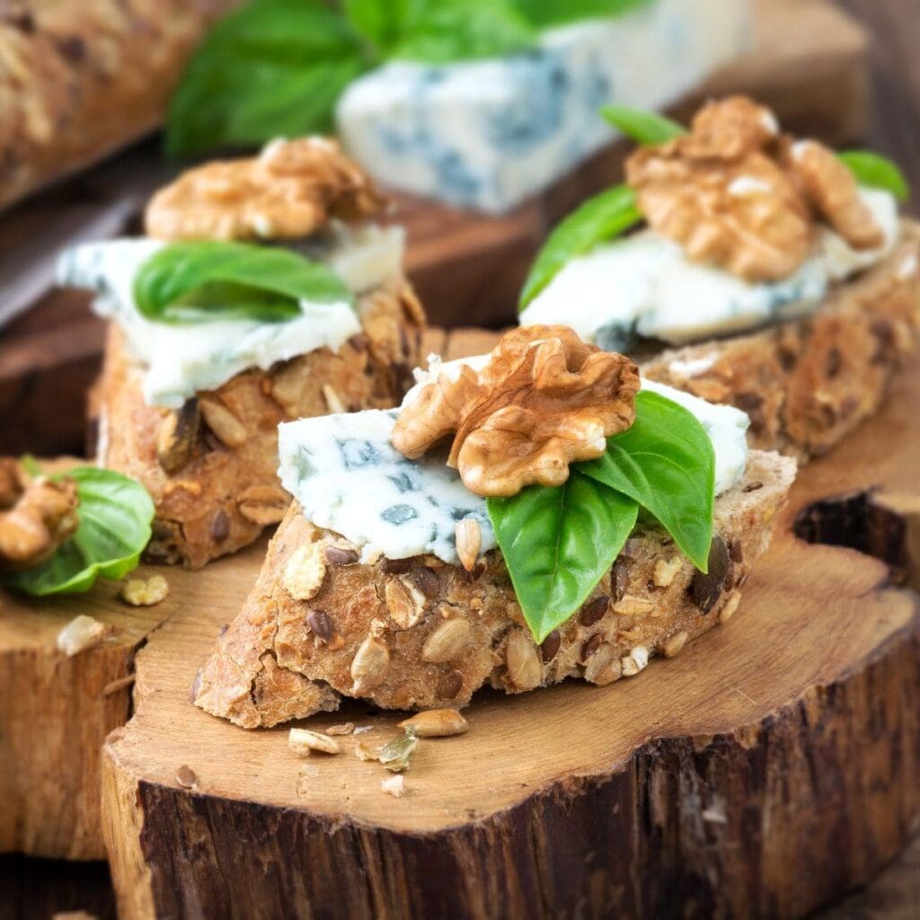 21 BEST Gorgonzola Appetizers, From Sweet To Savory!