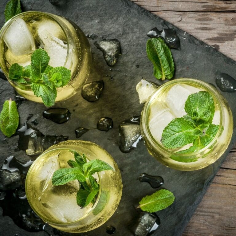 17 BEST Sherry Cocktails | The Refreshing Collection 🍸