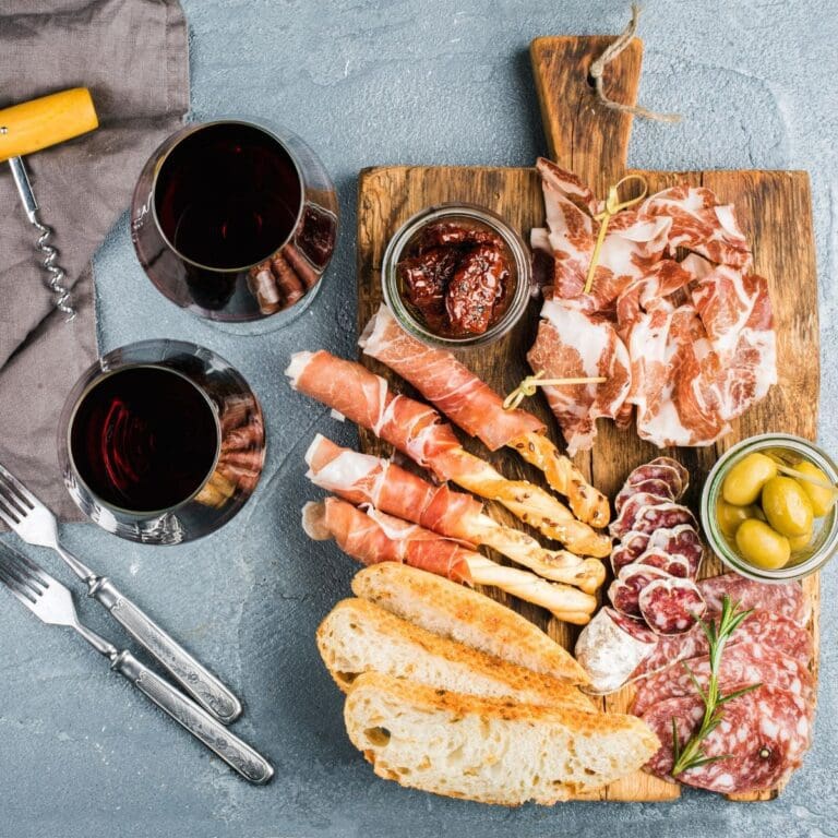 42 Appetizers That Pair Perfectly With Red Wine 🍷