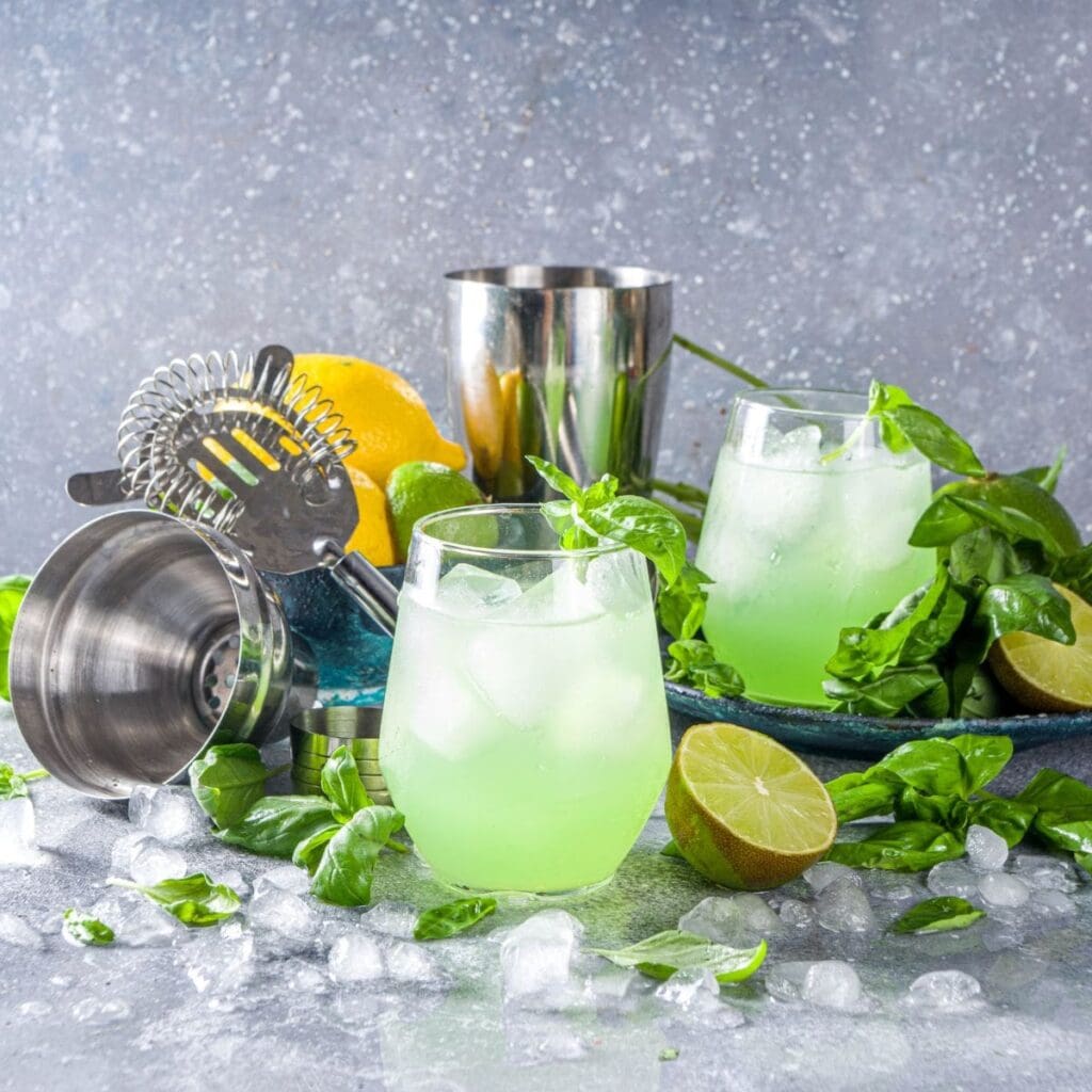 21 Unique Basil Cocktails: Refreshing & Fun 🍸