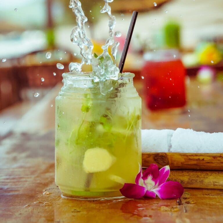 11 Refreshing Lemongrass Cocktails You Need to Try!