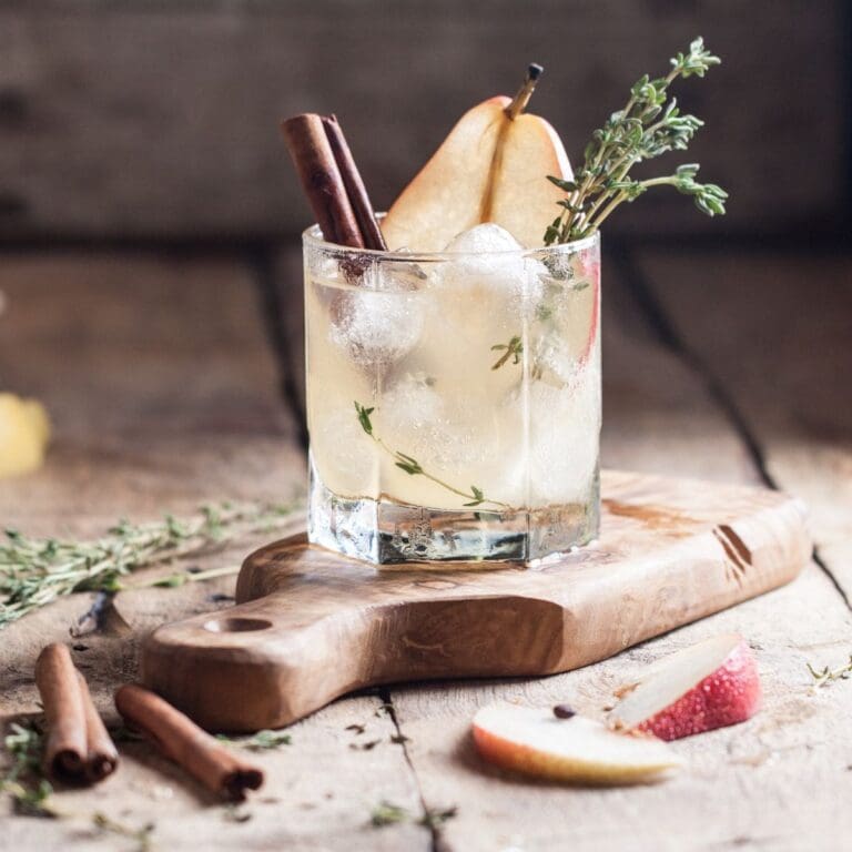 15 BEST Thyme Cocktails: It’s Thyme To Mix! 🌿