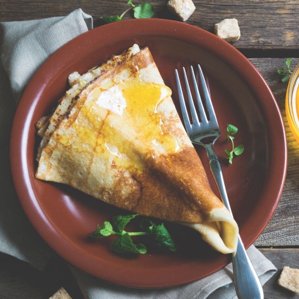 19 Fun Ideas For What To Serve With Your Breakfast Pancakes! 🥞