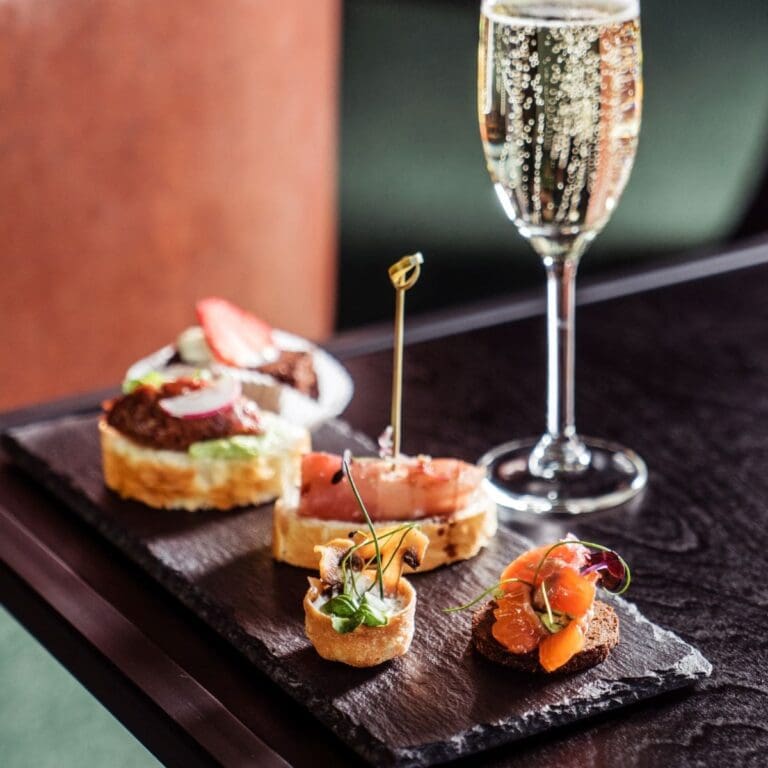 28 Appetizers That Go With Champagne: Quick & Delicious!