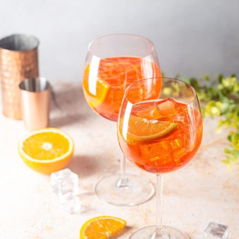 25 Easy Aperol Cocktails: Must-Try Mixed Drinks 🍸