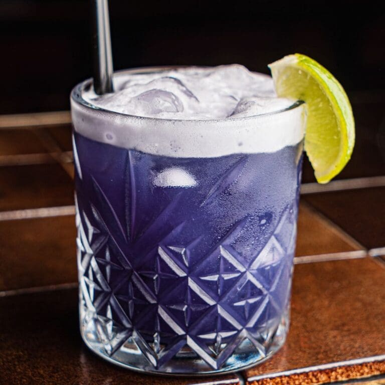 40 Best Lavender Cocktails + Snack Pairings
