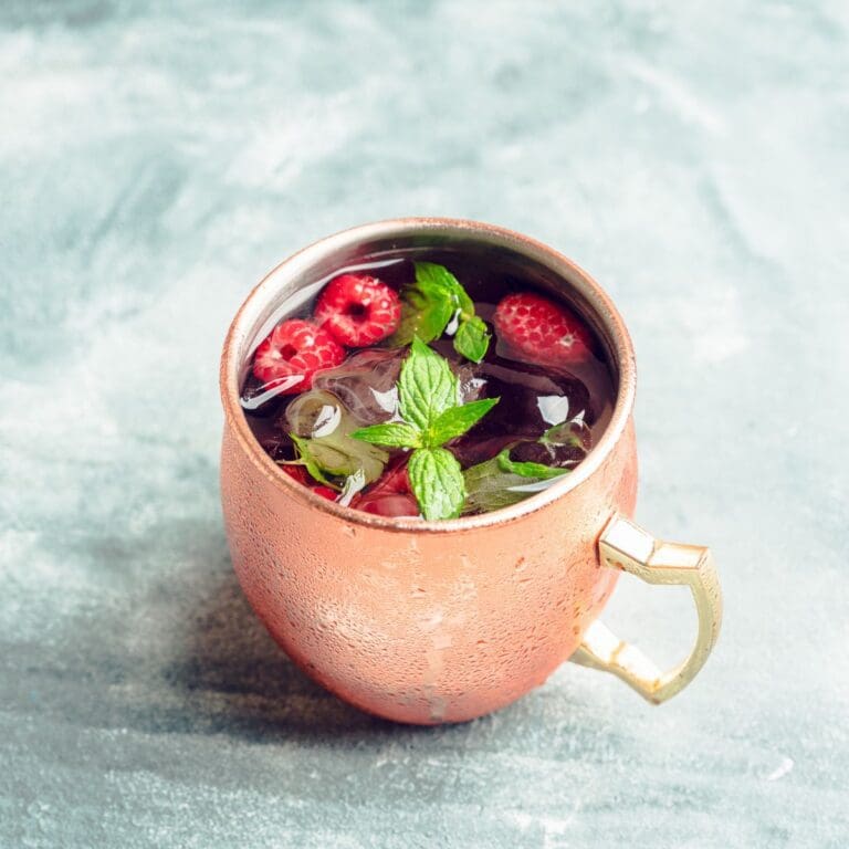 25 Raspberry Liqueur Recipes That Are Unique & Fun 🍸