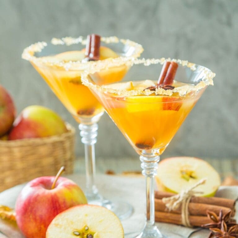 21 Unique Cinnamon Cocktails To Spice Up Your Next Party 🍸