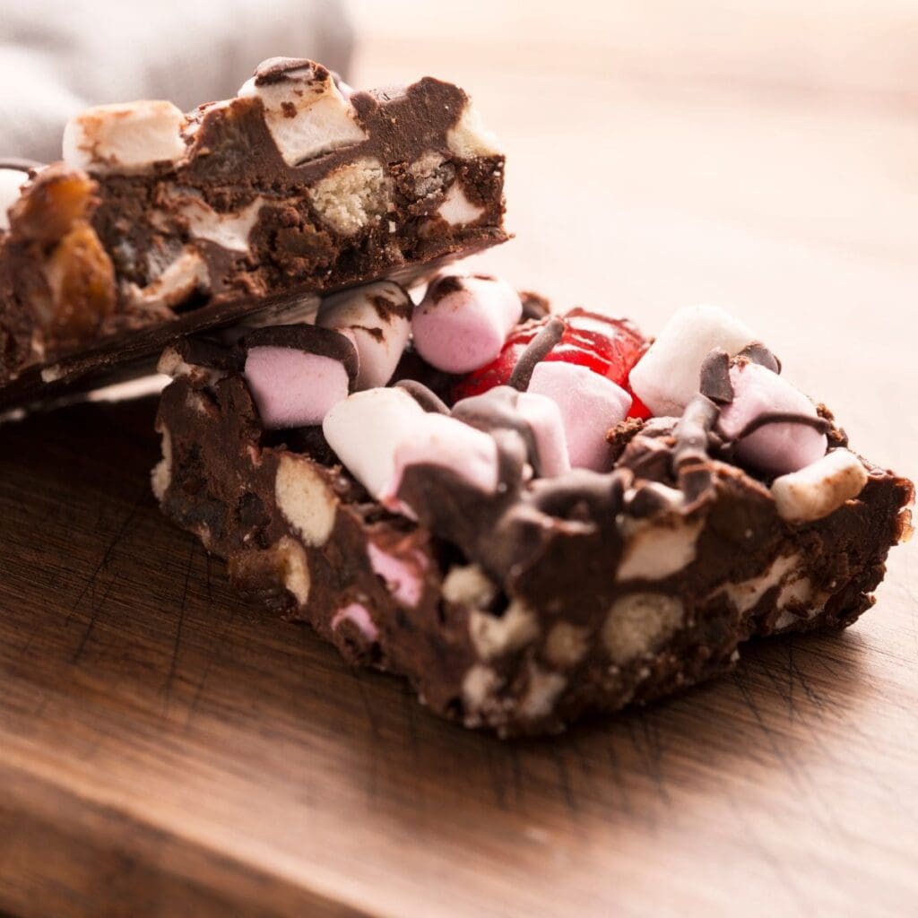 30 BEST Camping Desserts To Put A Sweet Finish On Your Campout! 🏕️