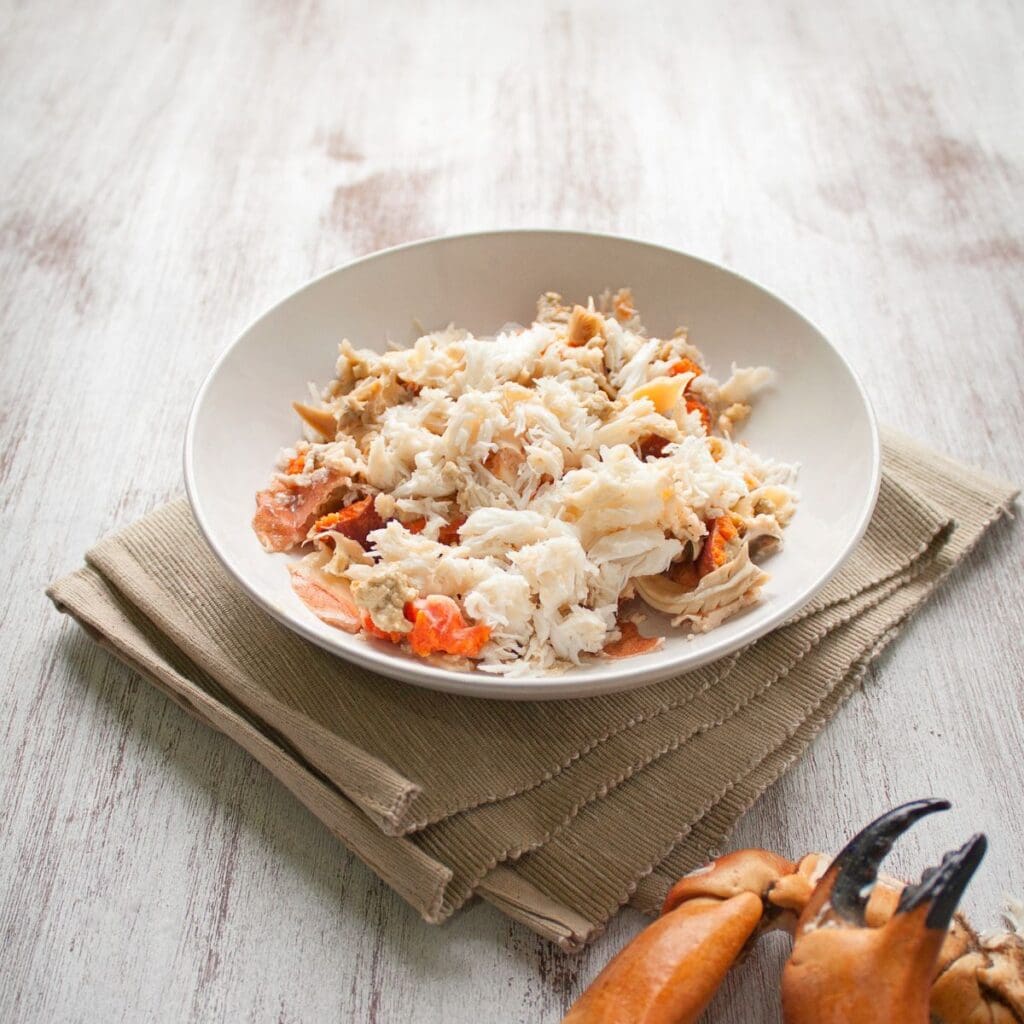 19 Best Cold Crab Appetizers For Summer Get-Togethers 🦀🙌