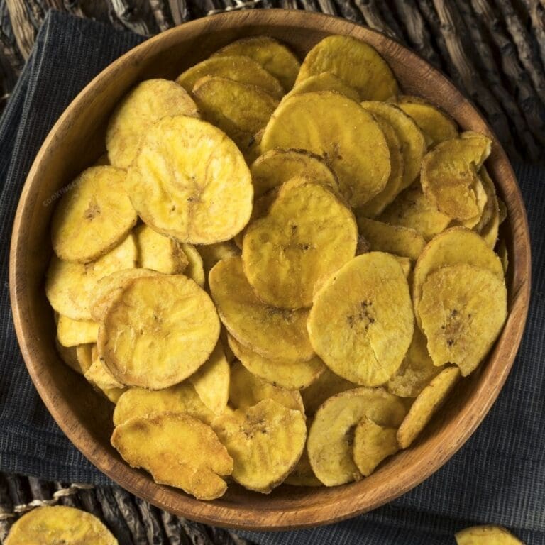 What Are Plantains? What Makes Them Different From Bananas? 🍌
