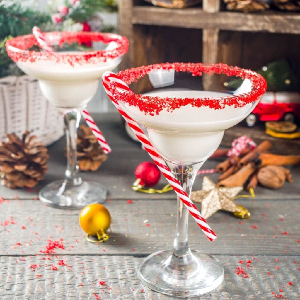 19 Best White Cocktails: From White Lady To Coconut Dragon
