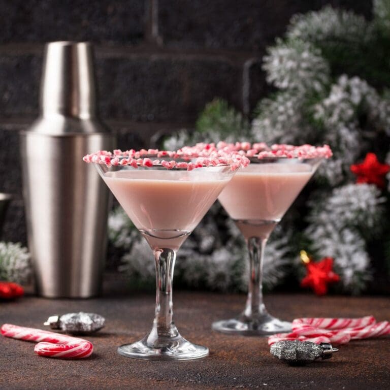 Cheers! 27 BEST Types Of Martinis To Sip On And Enjoy 🍸