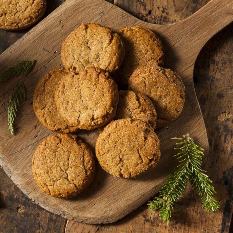 35 Indulgent Winter Cookies (Treats To Make All Season Long)