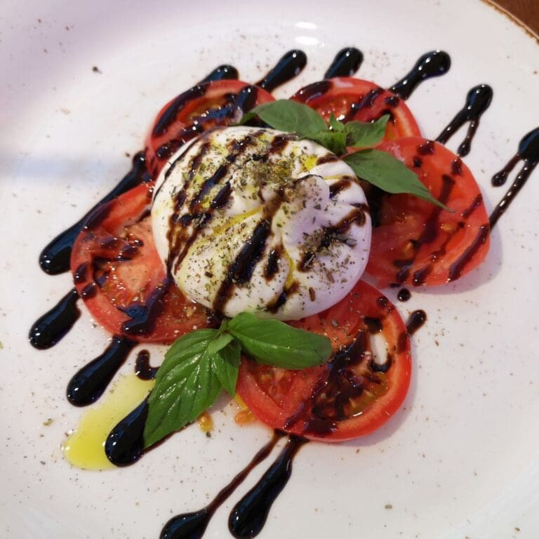 Balsamic Vinegar vs Red Wine Vinegar: Are They Interchangeable?