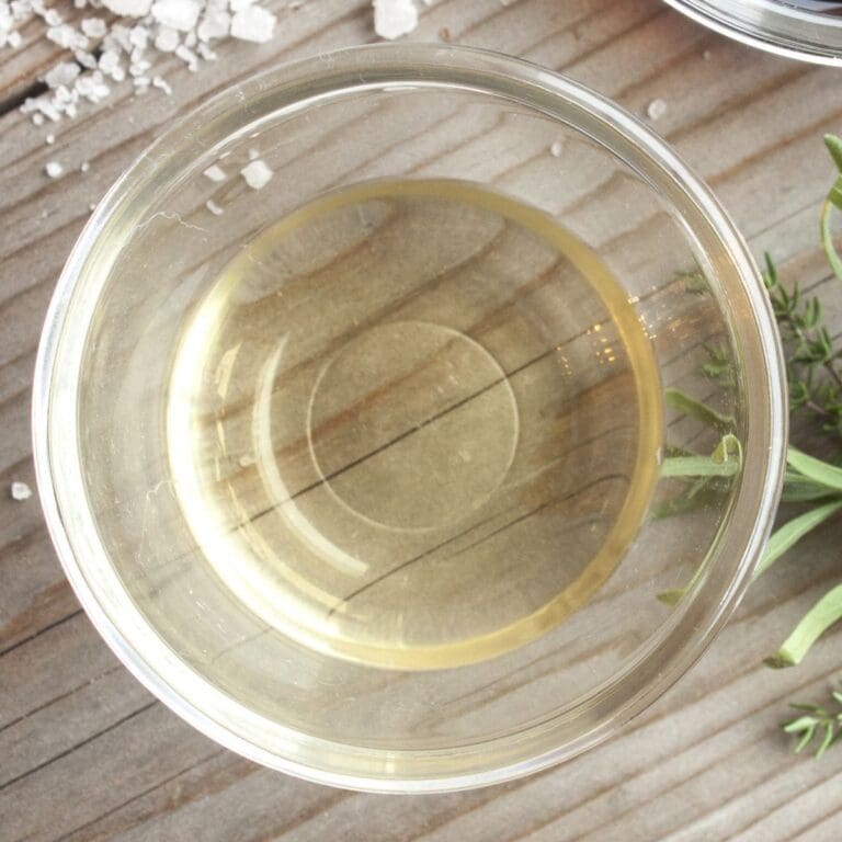 White Vinegar vs White Wine Vinegar: From Flavors To Uses