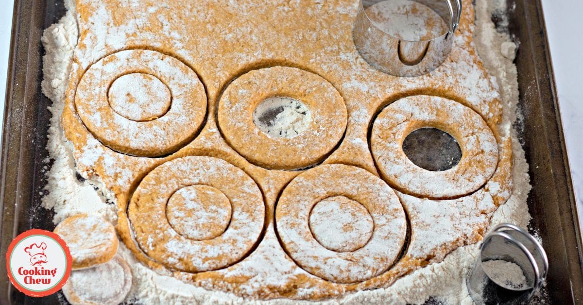 Easy pumpkin donuts with vanilla glaze for autumn mornings.