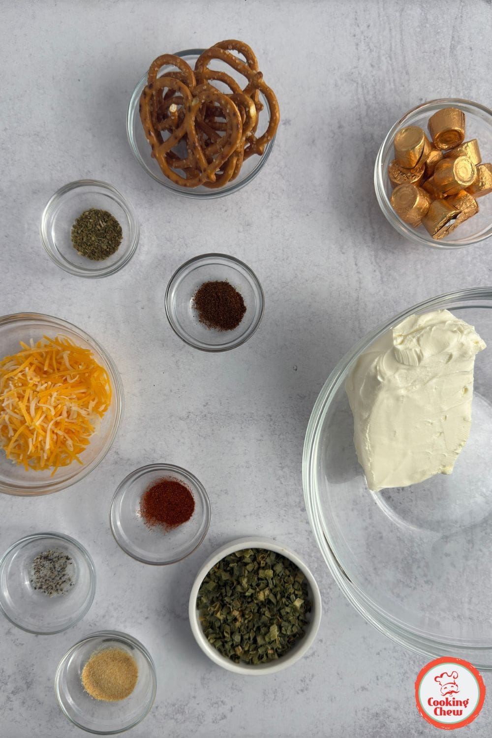Ornament-inspired cheese ball recipe for Christmas gatherings.