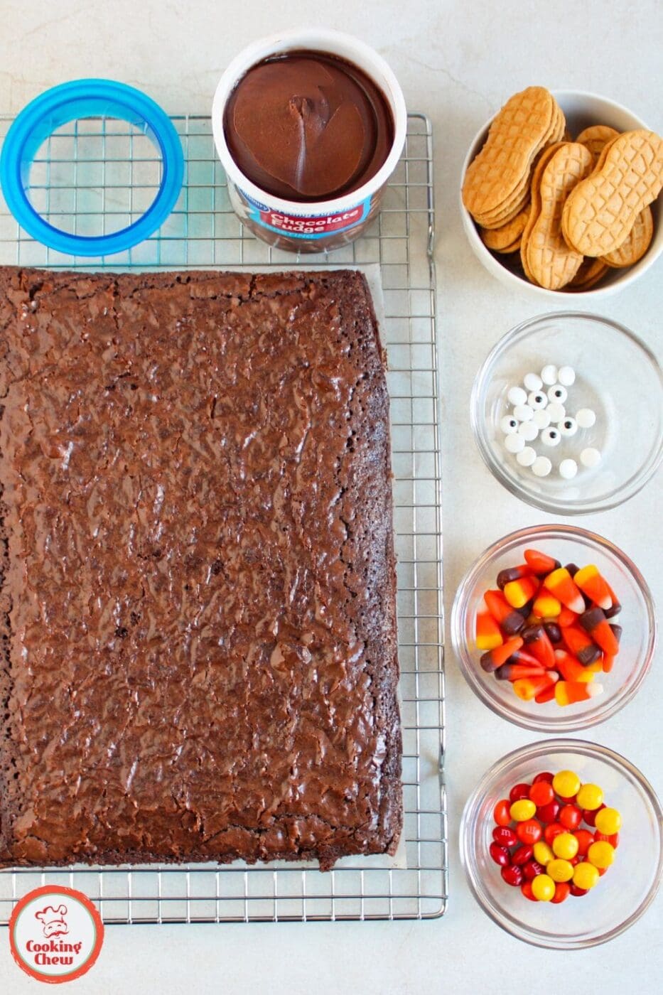 Kid-friendly Thanksgiving turkey brownies for a fun holiday dessert.