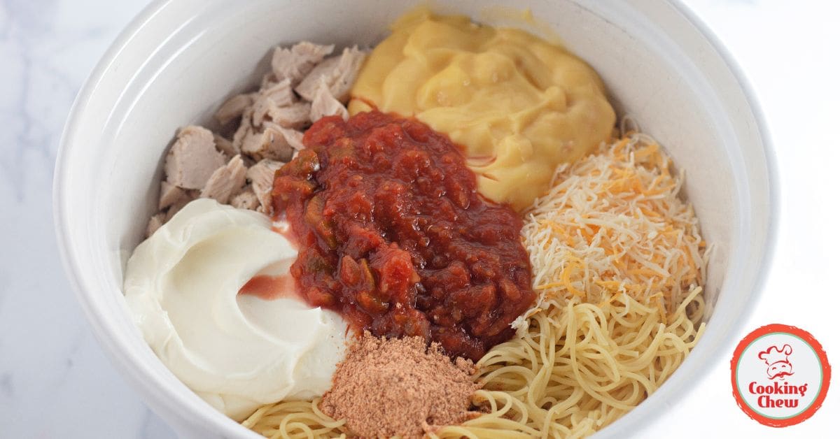 Creamy chicken taco pasta for a comforting Tex-Mex dinner.