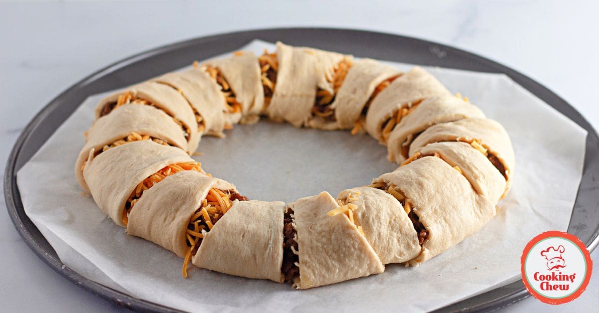 A quick and easy Tex-Mex taco crescent ring served fresh.