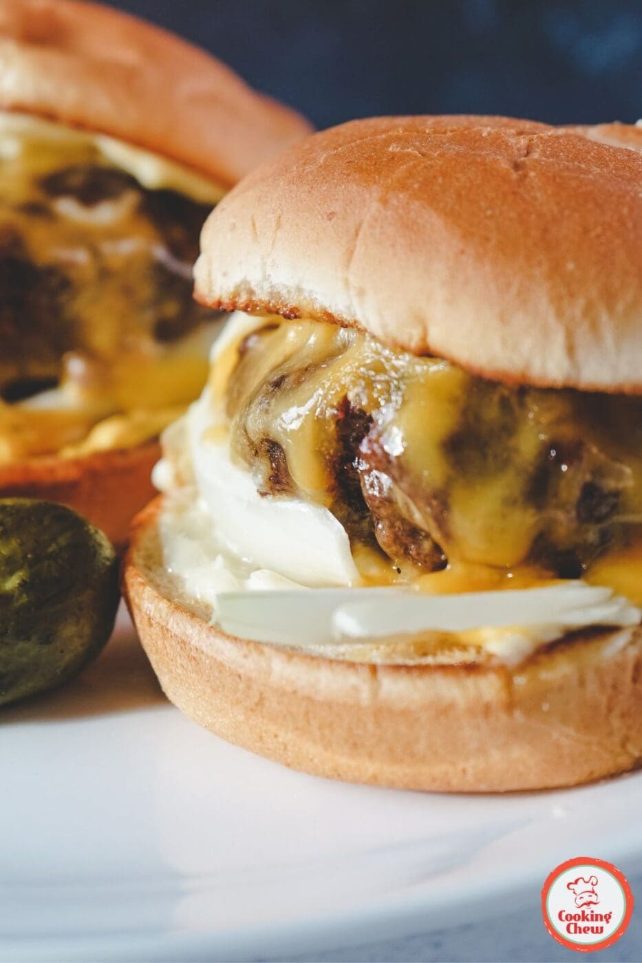 A perfectly cooked air fryer hamburger, juicy and golden, showcasing the best air fryer burger tips and easy cooking methods