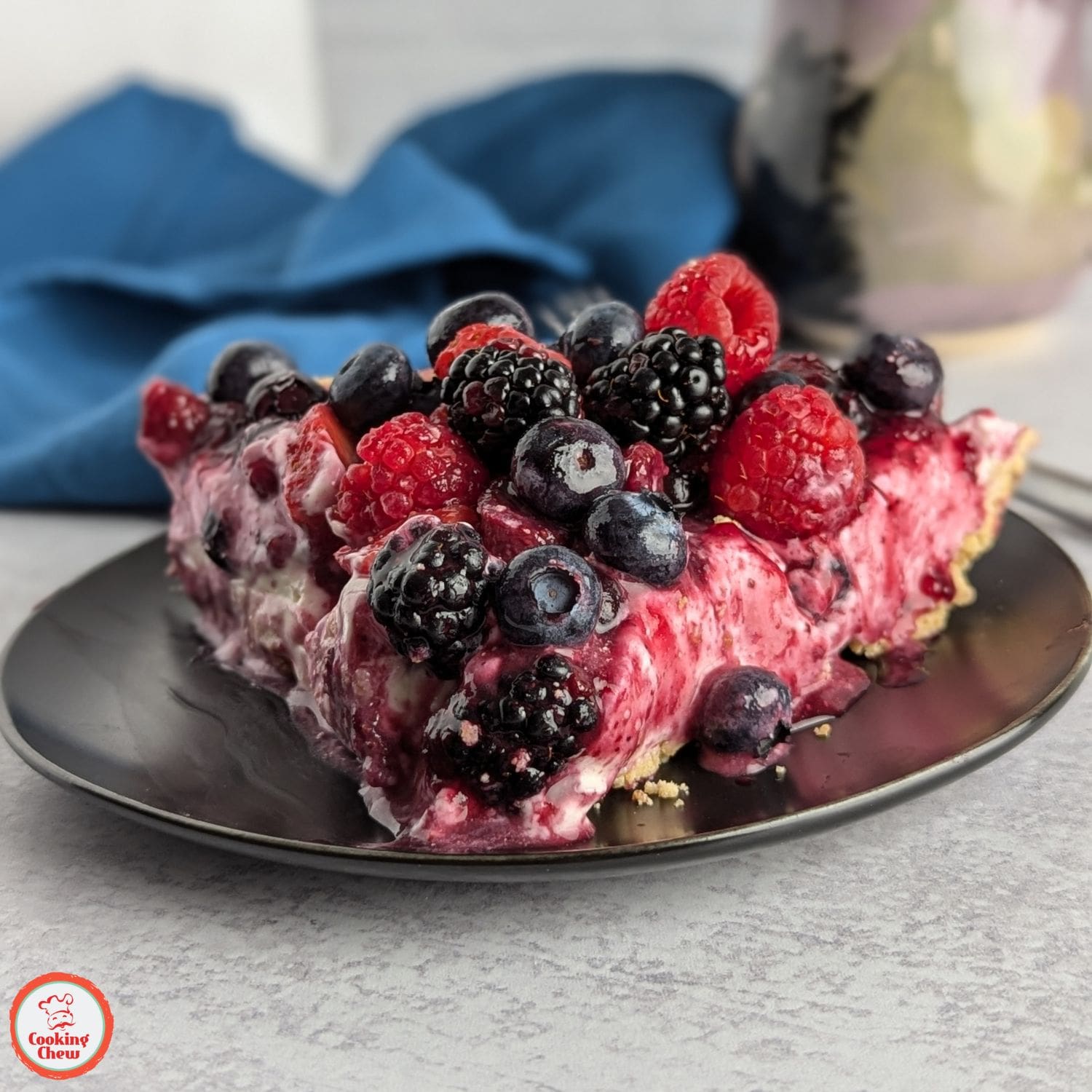 Refreshing No-Bake Berry Cheesecake with a Crunchy Pretzel Crust