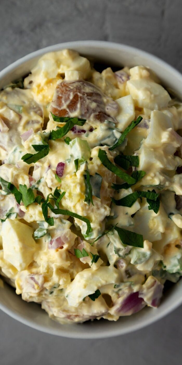 Fresh and Flavorful Creamy Red Potato Salad for Summer