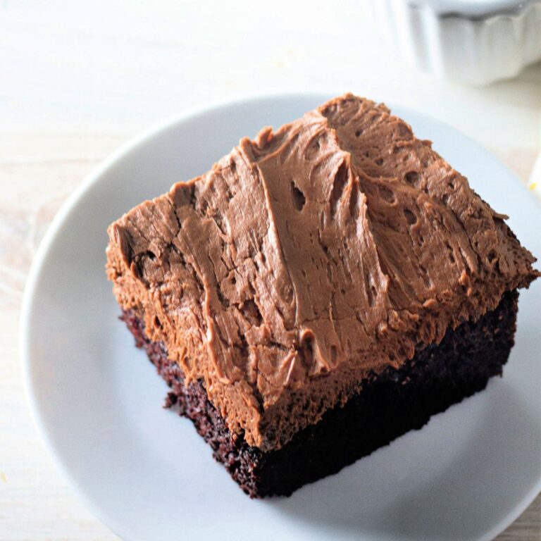 I Whipped Up This So Simple Chocolate Cake with Chocolate Buttercream 🍫